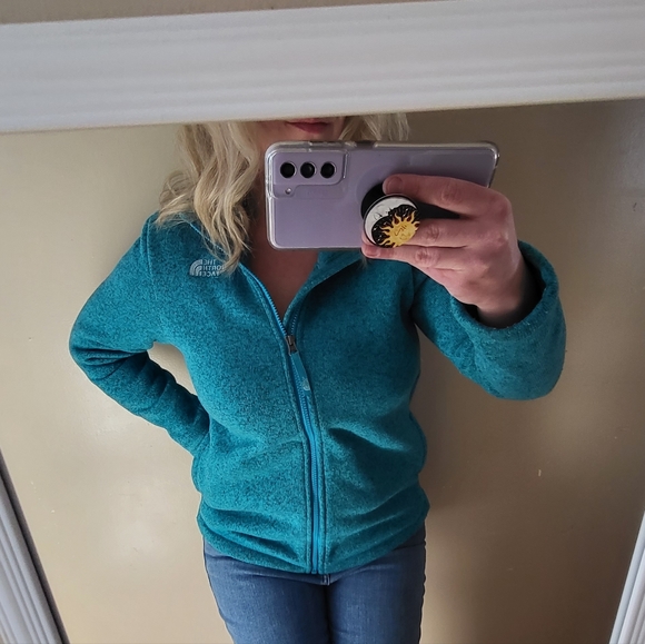 North Face Zip Up - Picture 7 of 8